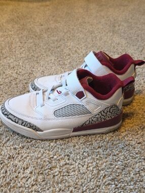 Kids Jordans Basketball Shoes